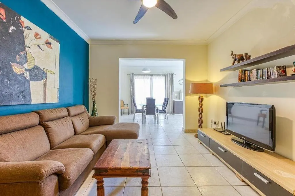 Beautiful 3 Bed Rm Apartment Close To Sea And Best Of Sliema