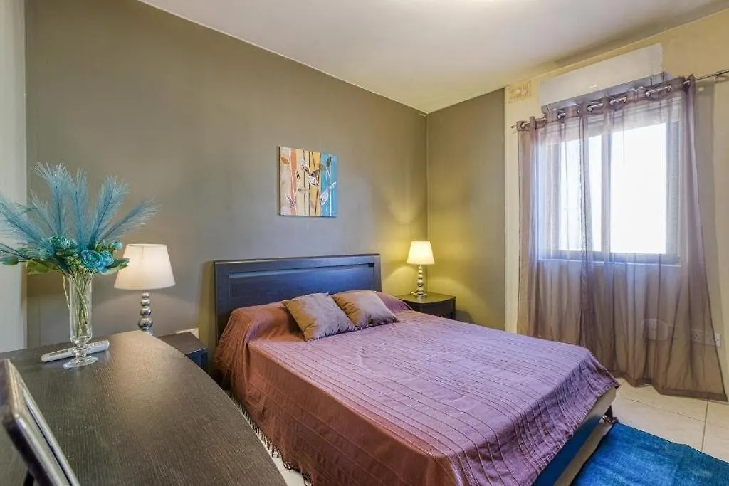 Beautiful 3 Bed Rm Apartment Close To Sea And Best Of Sliema