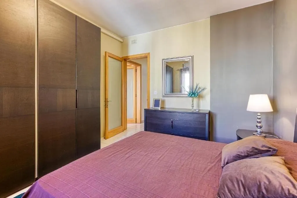 Beautiful 3 Bed Rm Apartment Close To Sea And Best Of Sliema