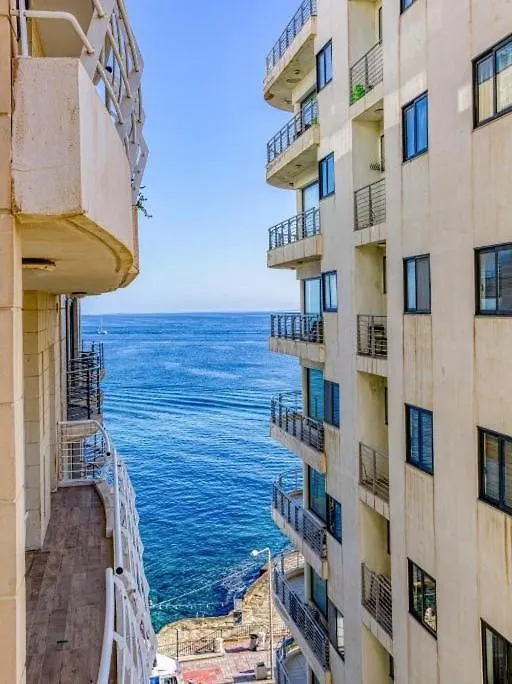 Beautiful 3 Bed Rm Apartment Close To Sea And Best Of Sliema